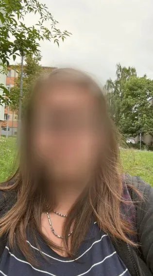 Emilie, 27