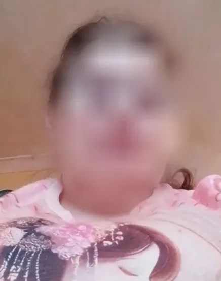 Julie, 38