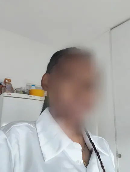 Laura, 34