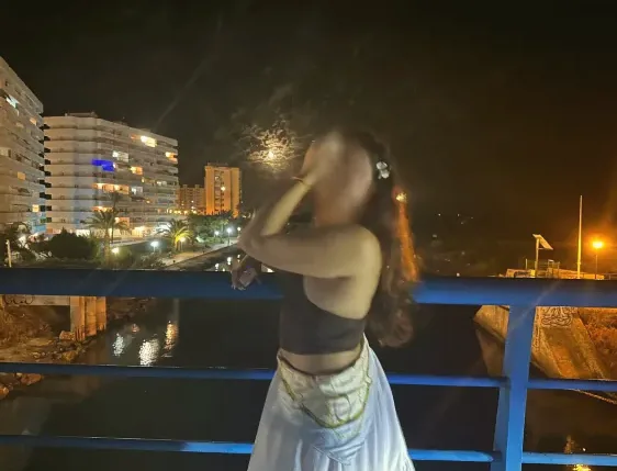 Maria, 18