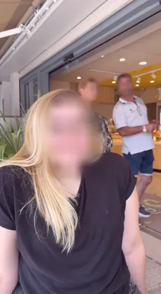 Molly, 21