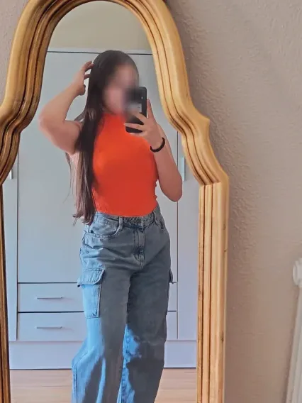 Sara, 20
